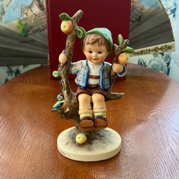MJ HUMMEL APPLE TREE BOY | Accents | Vintage Mj Hummel Goebel Apple ...